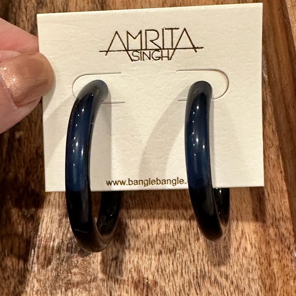 NWT Amrita Singh, modern understated, blue translucent resin hoops! - Picture 2 of 4